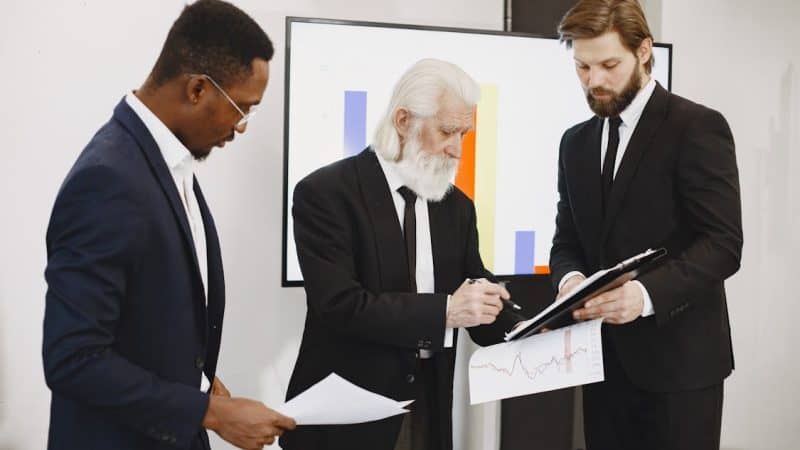 5 Smart Strategies Pollsters Use to Reduce Polling Bias