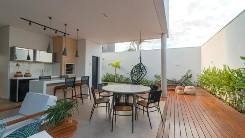 How to Design Backyard Decks Using Reliable Timber Products